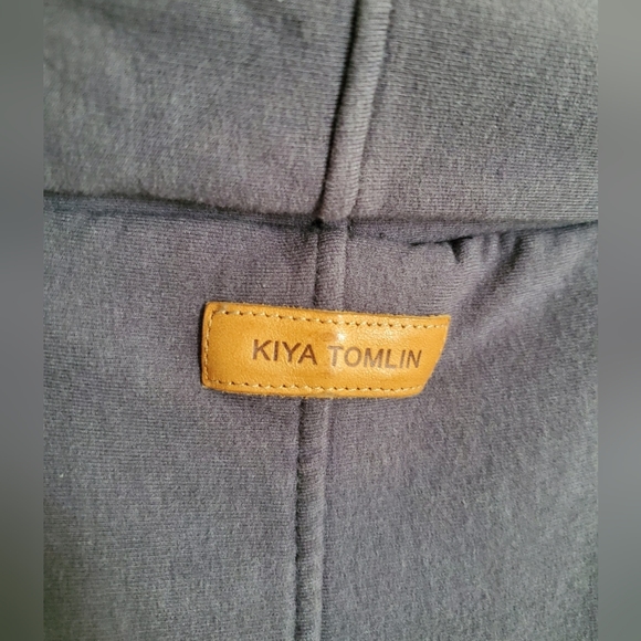 Kiya Tomlin Signature Dress - Picture 4 of 7